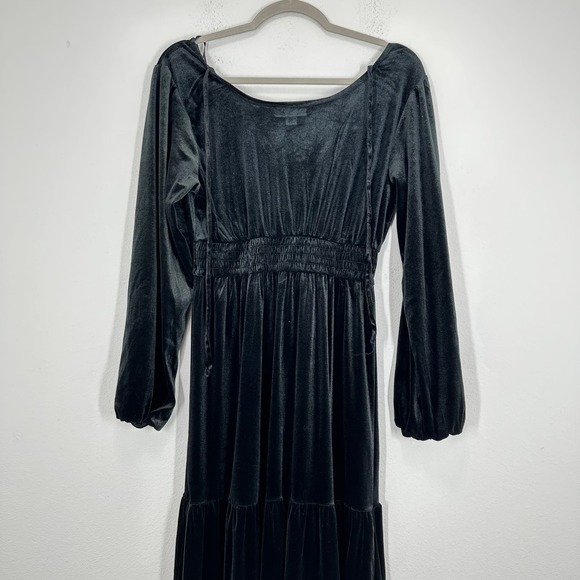 Knox Rose Black Velvet Long Sleeve Tiered Maxi Dress Size S V Neck Smocked Waist - Picture 4 of 8